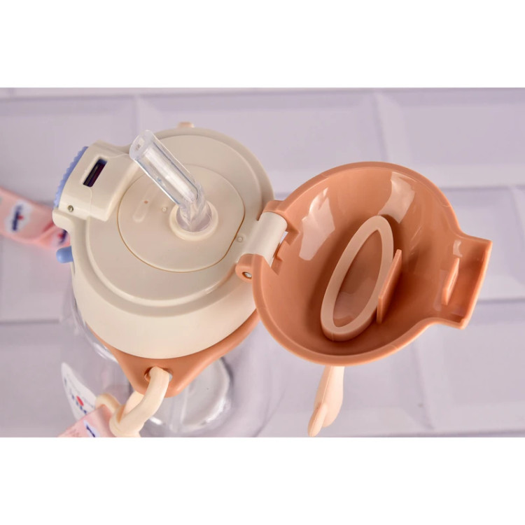 قمقمه کودک یونیک کد 1911 با گنجایش 0.6 لیتر، نیدار و بنددار، طرح گوزن فانتزی، مناسب مهدکودک و مدرسه”