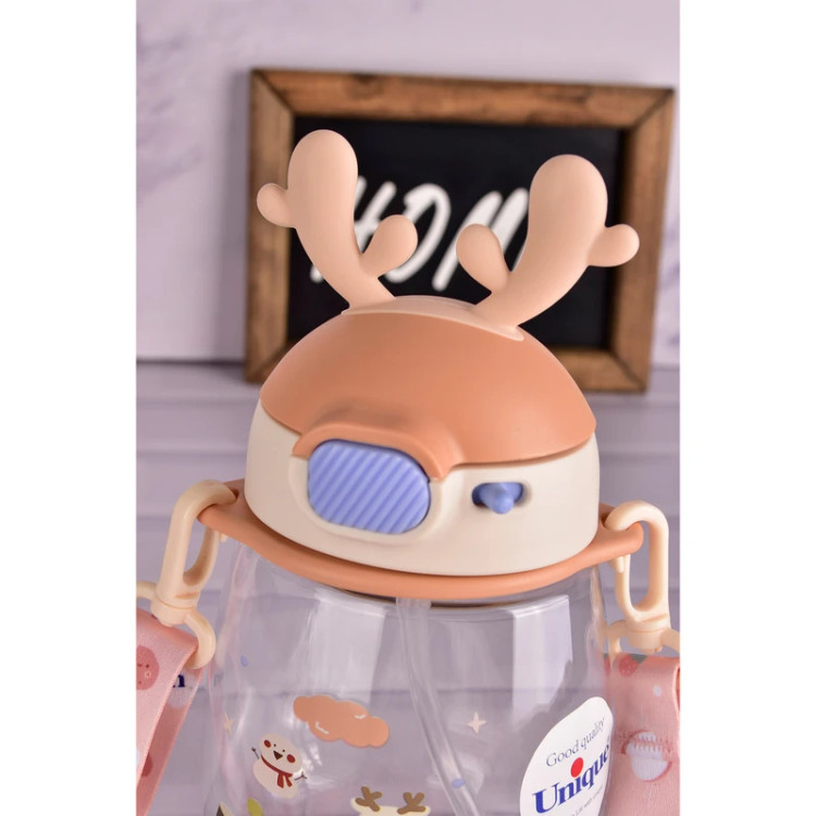 قمقمه کودک یونیک کد 1911 با گنجایش 0.6 لیتر، نیدار و بنددار، طرح گوزن فانتزی، مناسب مهدکودک و مدرسه”