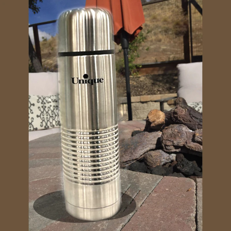 فلاسک استیل یونیک مدل UN‑1998 با ظرفیت ۱ لیتر و درپوش لیوانی ضدنشتی مناسب سفر و محل کار.