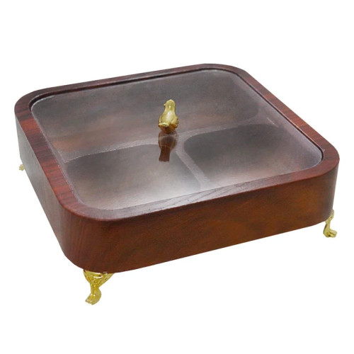 اردوخوری مدل سهخانه EF_06 با طراحی چوبی زیبا و پایههای طلایی، انتخابی مناسب برای پذیرایی یا هدیه است. سه بخش مجزا، بستهبندی شیک و کیفیت بالا – ارسال فوری از رشت.